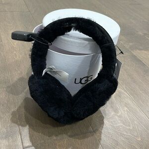 UGG NIB Winter Shearling Earmuff